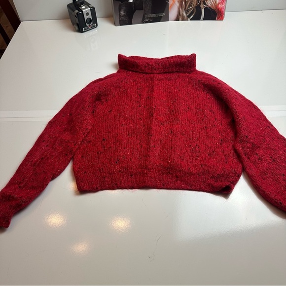 Chic Scarlet Turtleneck Sweater - Picture 2 of 6